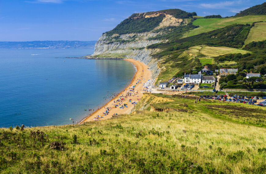 Coastal Living: Why Tenants Are Moving to Worthing