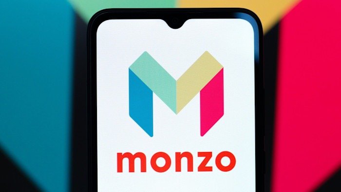 Monzo customer service number +442034451324
